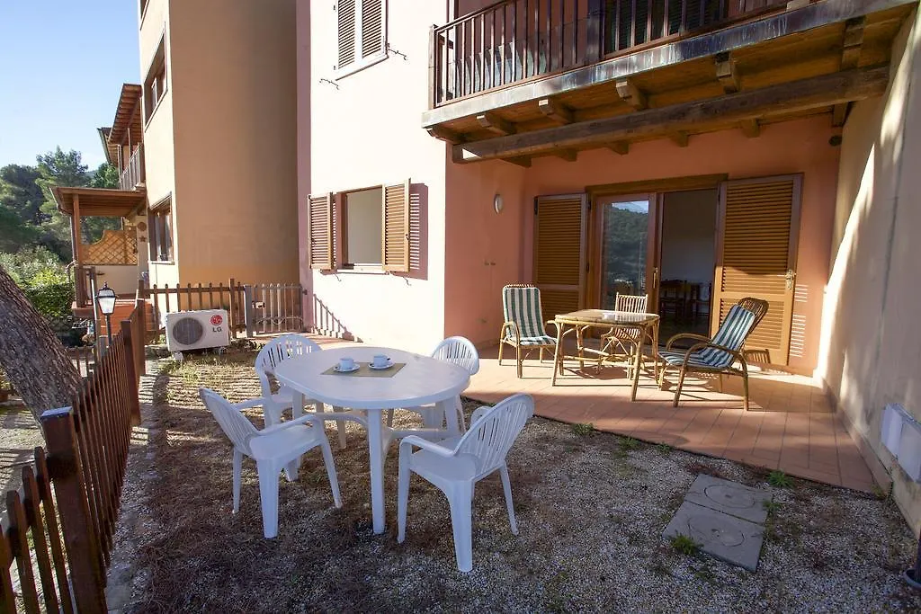مارتْشانا مارينا Appartamento La Pergola شقة
